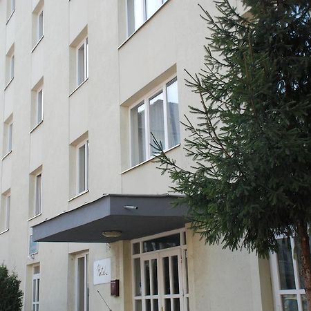 Hotel Merkur 미에르쿠리에씨우크 외부 사진