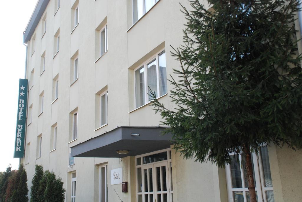 Hotel Merkur 미에르쿠리에씨우크 외부 사진