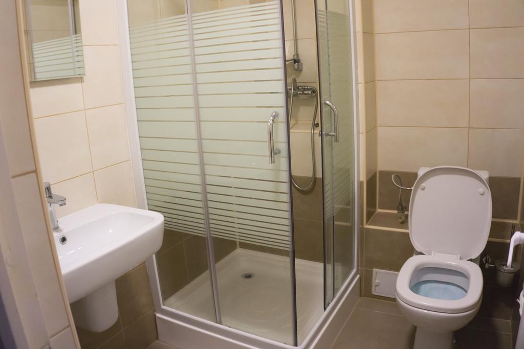 Hotel Merkur 미에르쿠리에씨우크 외부 사진