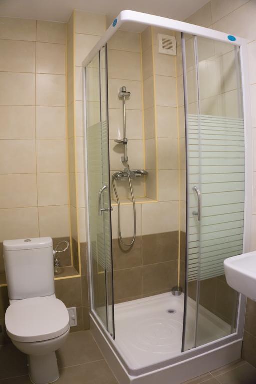 Hotel Merkur 미에르쿠리에씨우크 외부 사진